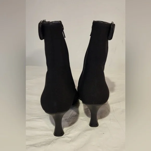 💎Price DROP....STUART WEITZMAN black Gore-tex kitten heel boots - Picture 6 of 6